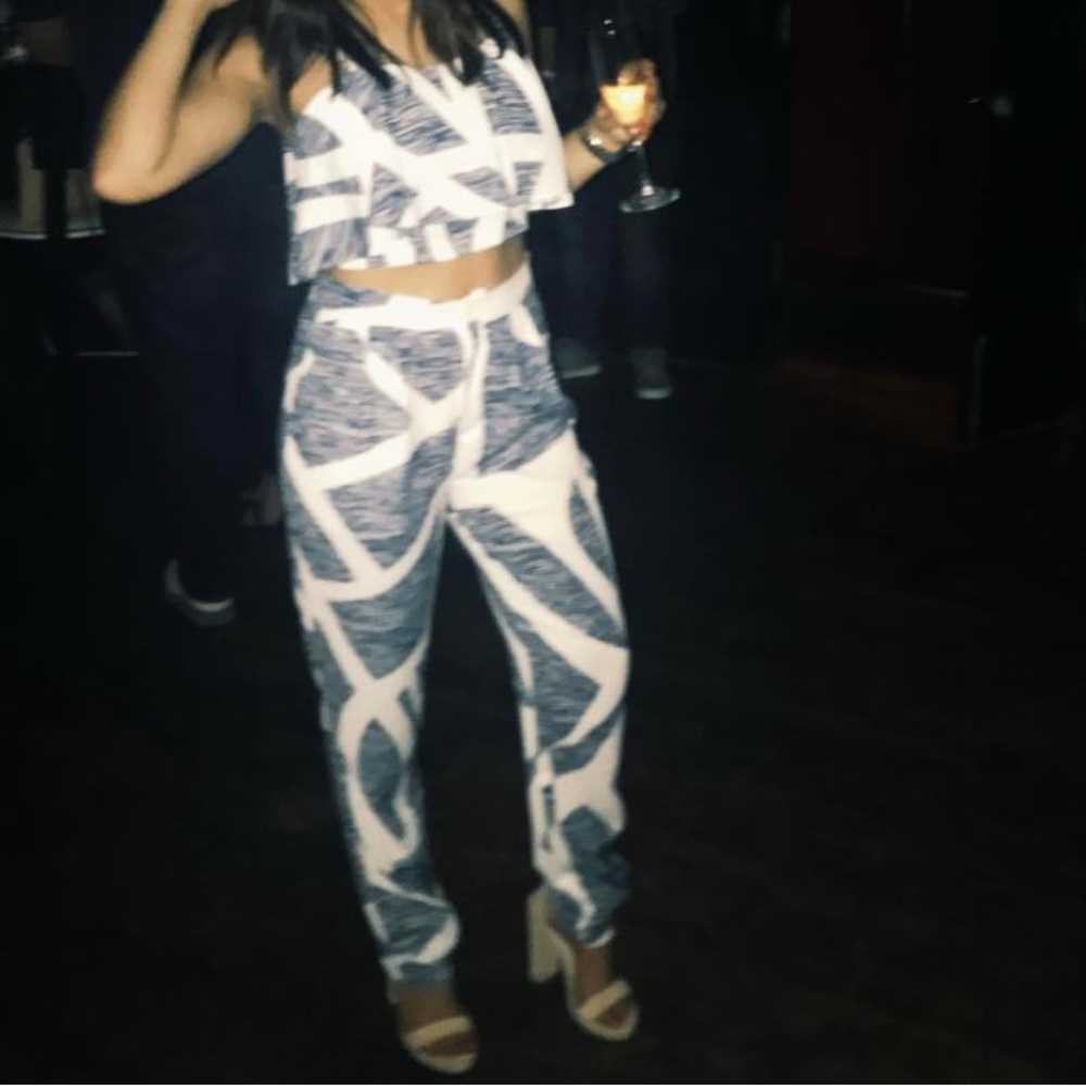 L'ATISTE Blue and White Artistic pant set